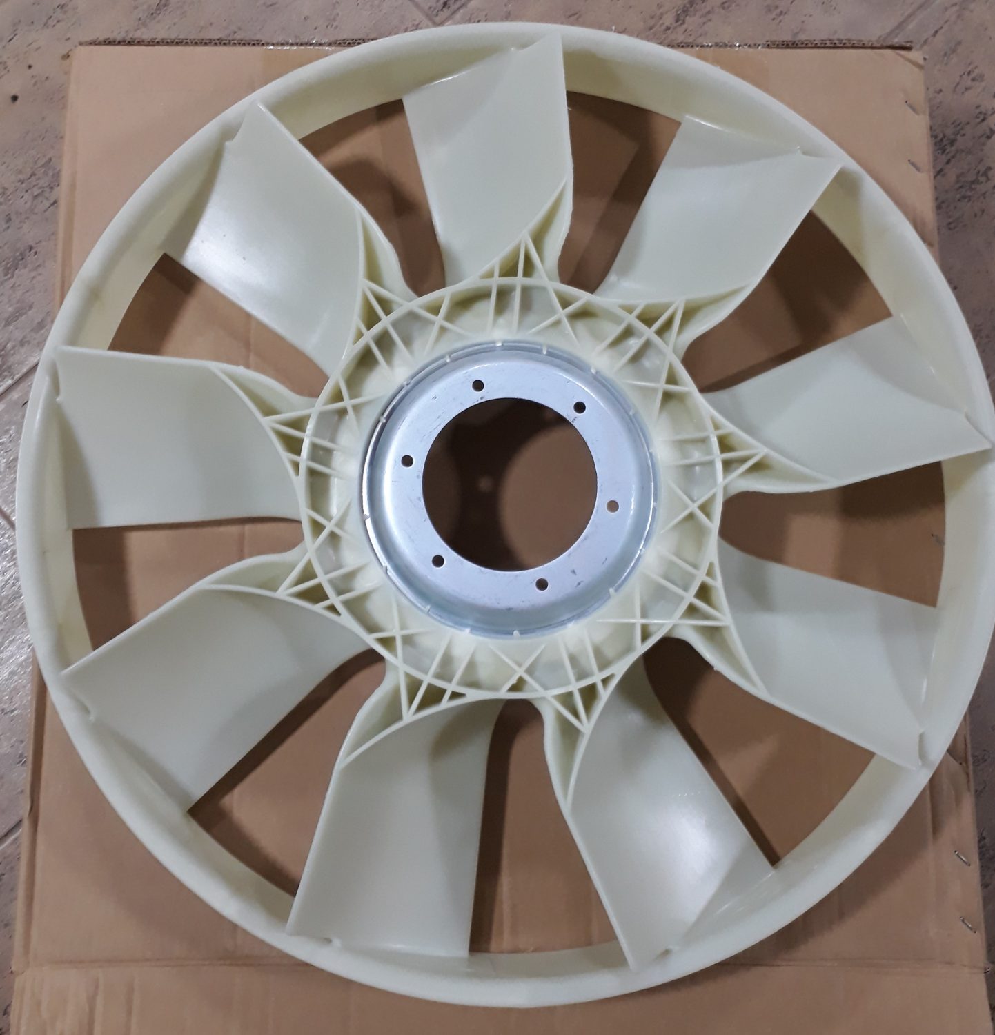 Крыльчатка охлаждения Ford Cargo / Форд Карго 300л.с. 3C468600AA / T118913